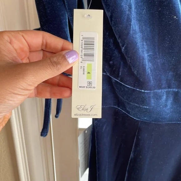 BRAND NEW Eliza J Velvet Romper - Picture 8 of 10